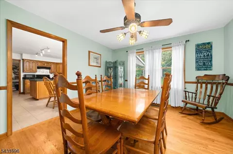 Dining - 729 Vulcanite Ave, Alpha, NJ 08865 photo 1 of 2
