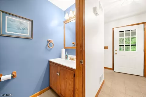 Entry Way - 729 Vulcanite Ave, Alpha, NJ 08865 photo 1 of 2