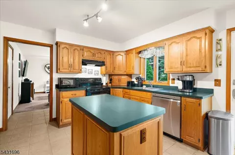 Kitchen - 729 Vulcanite Ave, Alpha, NJ 08865 photo 1 of 3
