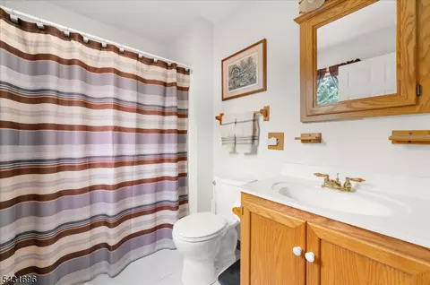 Bath - 729 Vulcanite Ave, Alpha, NJ 08865 photo 1 of 2