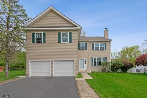 59 Scenic Ct, Hackettstown, NJ 07840