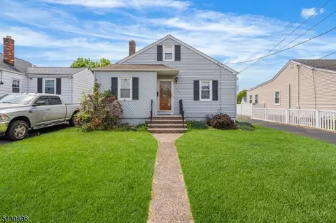 101 Westminster Pl, Saddle Brook, NJ 07663