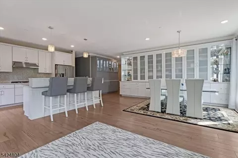 2 Vanderbilt Blvd #106, Florham Park, NJ 07932
