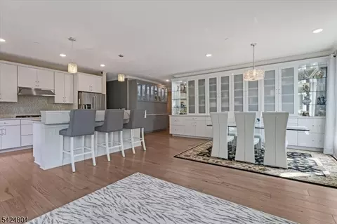 2 Vanderbilt Blvd #106, Florham Park, NJ 07932