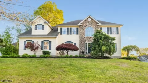 23 Oak Ridge Rd, Washington, NJ 07882