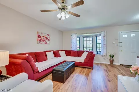 1402 Maplecrest Rd, Edison, NJ 08820 photo 15