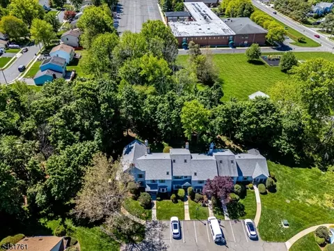 1402 Maplecrest Rd, Edison, NJ 08820 photo 7