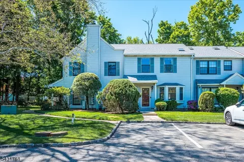 1402 Maplecrest Rd, Edison, NJ 08820
