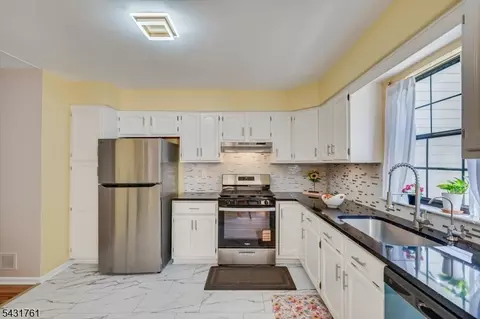 1402 Maplecrest Rd, Edison, NJ 08820 photo 19