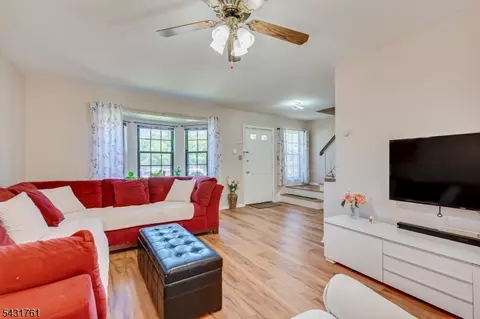 1402 Maplecrest Rd, Edison, NJ 08820 photo 16