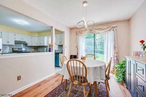 1402 Maplecrest Rd, Edison, NJ 08820 photo 17