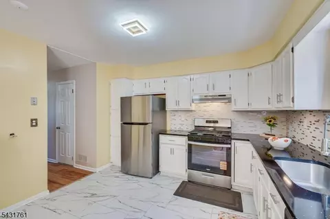 1402 Maplecrest Rd, Edison, NJ 08820 photo 20