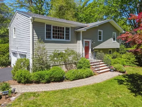 57 Ambar Pl, Bernardsville, NJ 07924