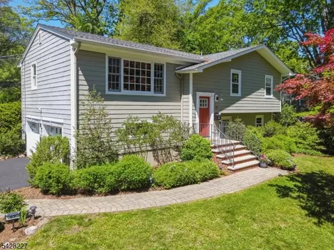 57 Ambar Pl, Bernardsville, NJ 07924