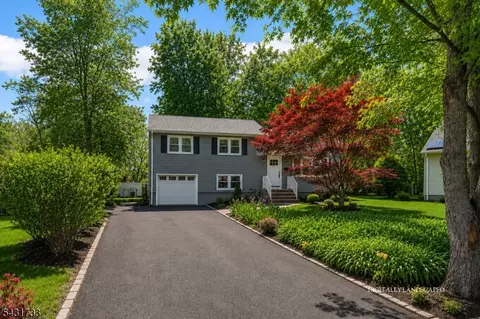 1585 Saint Ann St, Scotch Plains, NJ 07076
