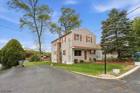 7 Willow St, Mount Arlington, NJ 07856