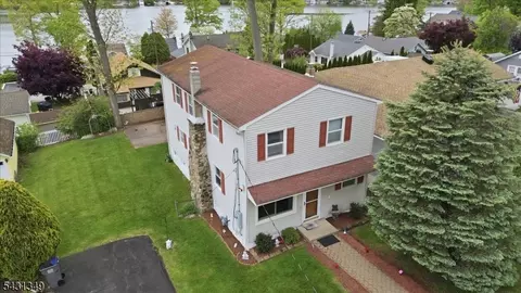 7 Willow St, Mount Arlington, NJ 07856
