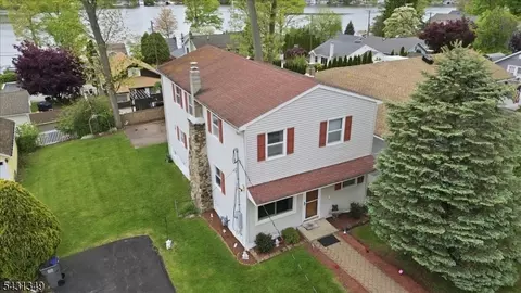 7 Willow St, Mount Arlington, NJ 07856