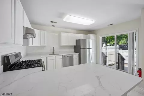 72 Dorchester Dr, Basking Ridge, NJ 07920 photo 14