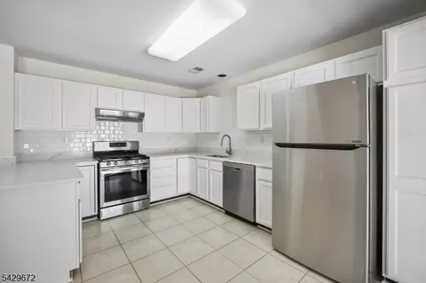 72 Dorchester Dr, Basking Ridge, NJ 07920 photo 15