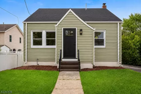 11 Dunkerly St, Totowa, NJ 07512