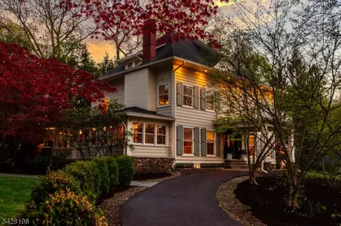 324 Morris Ave, Mountain Lakes, NJ 07046