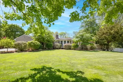 58 Elizabeth St, Basking Ridge, NJ 07920