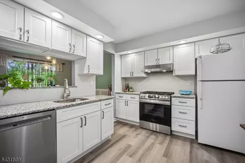 10 Sentinel Ct # H, Chatham Twp, NJ 07928