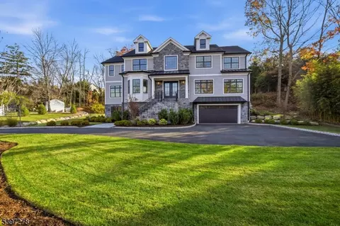 354 Beaufort Ave, Livingston, NJ 07039