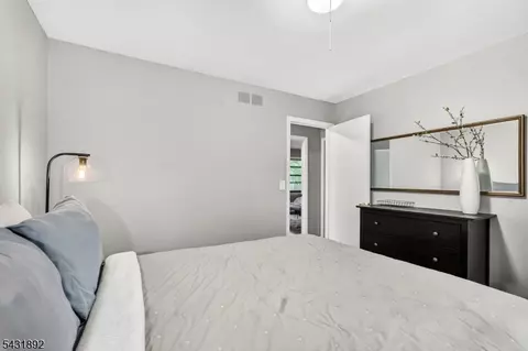 25 State St, Clark, NJ 07066 photo 25