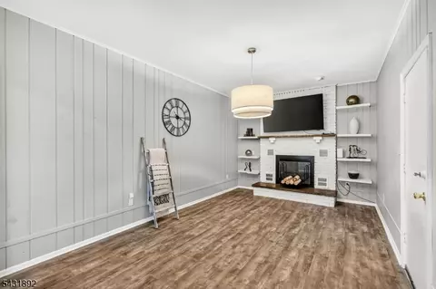 25 State St, Clark, NJ 07066 photo 17