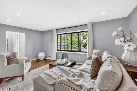25 State St, Clark, NJ 07066 photo 8
