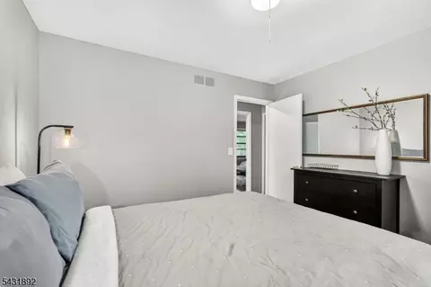 25 State St, Clark, NJ 07066 photo 27