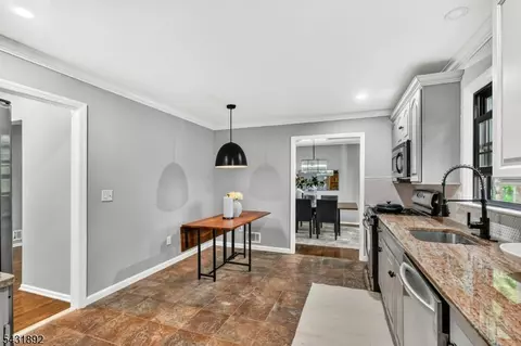 25 State St, Clark, NJ 07066 photo 15