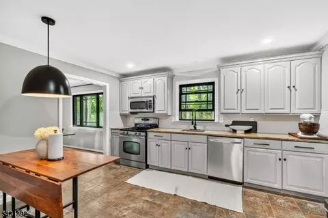 25 State St, Clark, NJ 07066 photo 13