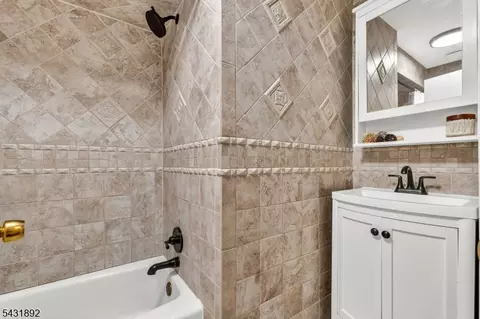 25 State St, Clark, NJ 07066 photo 21