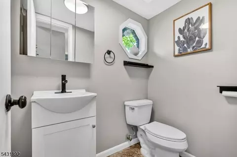 25 State St, Clark, NJ 07066 photo 5