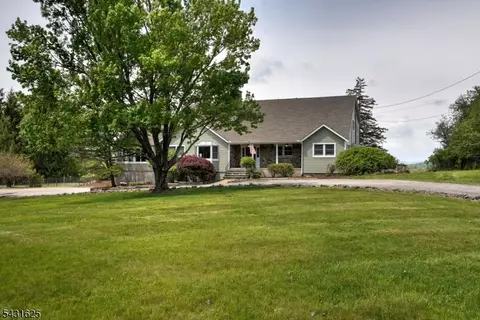 67 Kimble Ln, Sparta, NJ 07871