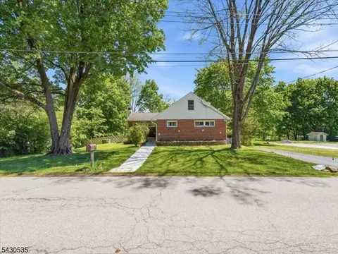 15 Valley View Ave, Randolph, NJ 07869