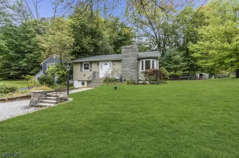 55 Orchard Dr, Vernon, NJ 07462