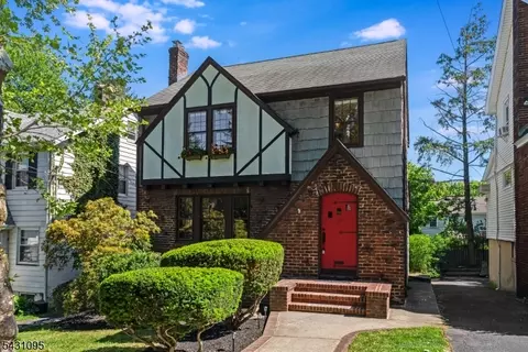 15 Rynda Rd, Maplewood, NJ 07040
