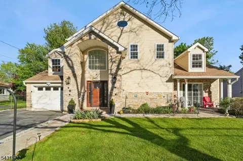 22 Spier Dr, Livingston, NJ 07039