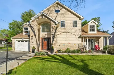 22 Spier Dr, Livingston, NJ 07039