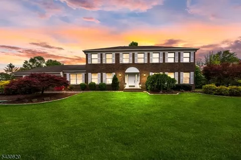 16 Providence Dr, West Windsor, NJ 08550