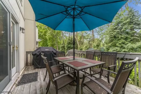Exterior - 706 Park Pl, Springfield, NJ 07081 photo 2 of 4