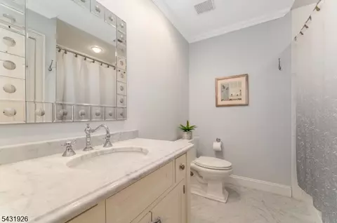 Bath - 706 Park Pl, Springfield, NJ 07081 photo 3 of 4