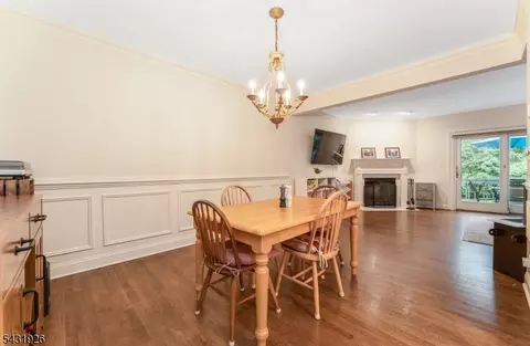 Dining - 706 Park Pl, Springfield, NJ 07081 photo 1 of 2