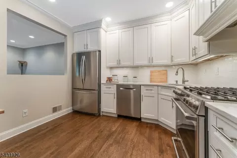 706 Park Pl, Springfield, NJ 07081 photo 5
