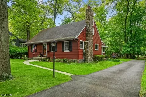 187 Henry Pl, Wyckoff, NJ 07481