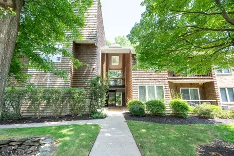 7 Tulip Cres #2D, Little Falls Twp, NJ 07424